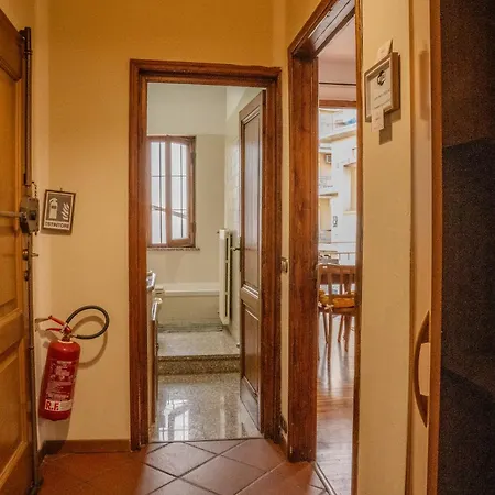 Apartment Casa Max Stazione 2 *